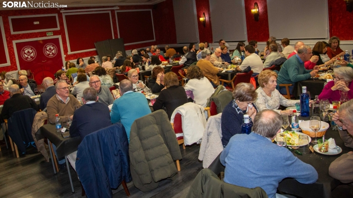 Fotos: Los sorianos cumplen con la tradición y celebran Jueves Lardero merendando pan, chorizo y huevo
