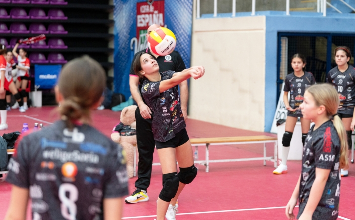 Las alevines del Sporting Santo Domingo A afrontan tres partidos en su regreso al Campeonato Regional