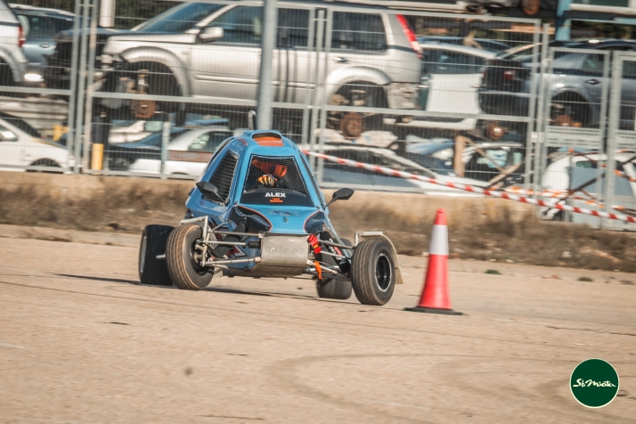 22 pilotos inauguran el I Slalom de Navalcaballo