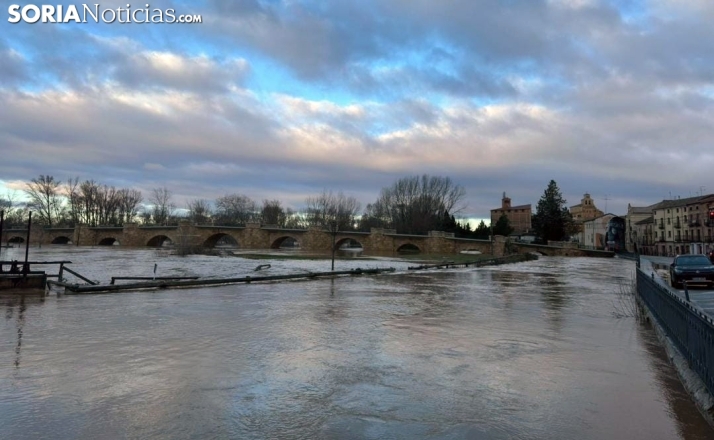 Reabre al tráfico la N-110, en San Esteban de Gormaz, tras la bajada del nivel de las aguas del Duero