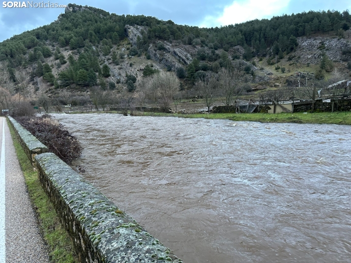 MINI GALER&Iacute;A | El agua se apodera del Ca&ntilde;&oacute;n del R&iacute;o Lobos e inunda Arganza