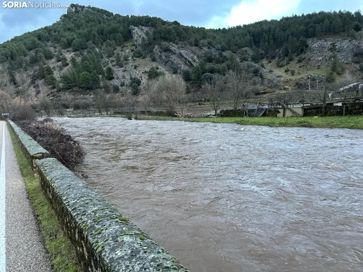 MINI GALER&Iacute;A | El agua se apodera del Ca&ntilde;&oacute;n del R&iacute;o Lobos e inunda Arganza