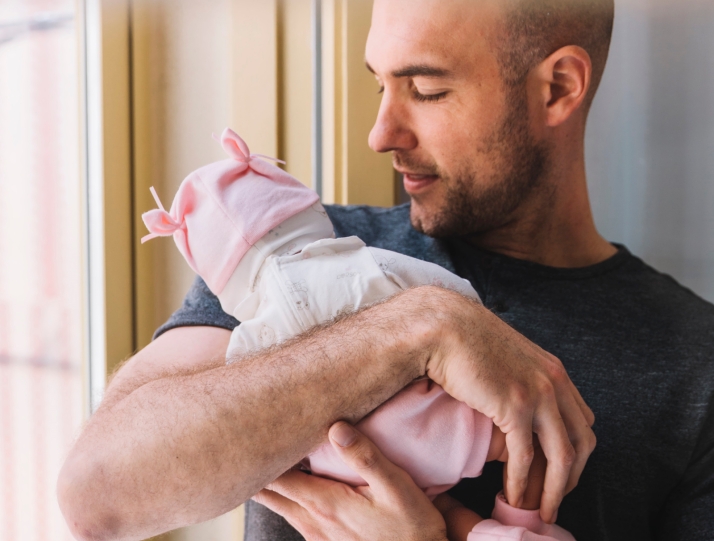 Sentencia obliga a pagar el permiso parental anterior a julio de 2025