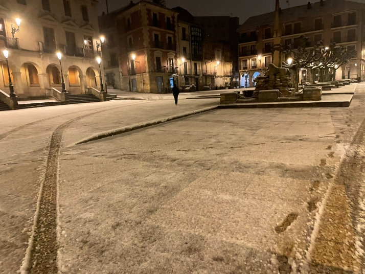 Soria amanece nevada para alegr&iacute;a de unos y sufrimiento de otros