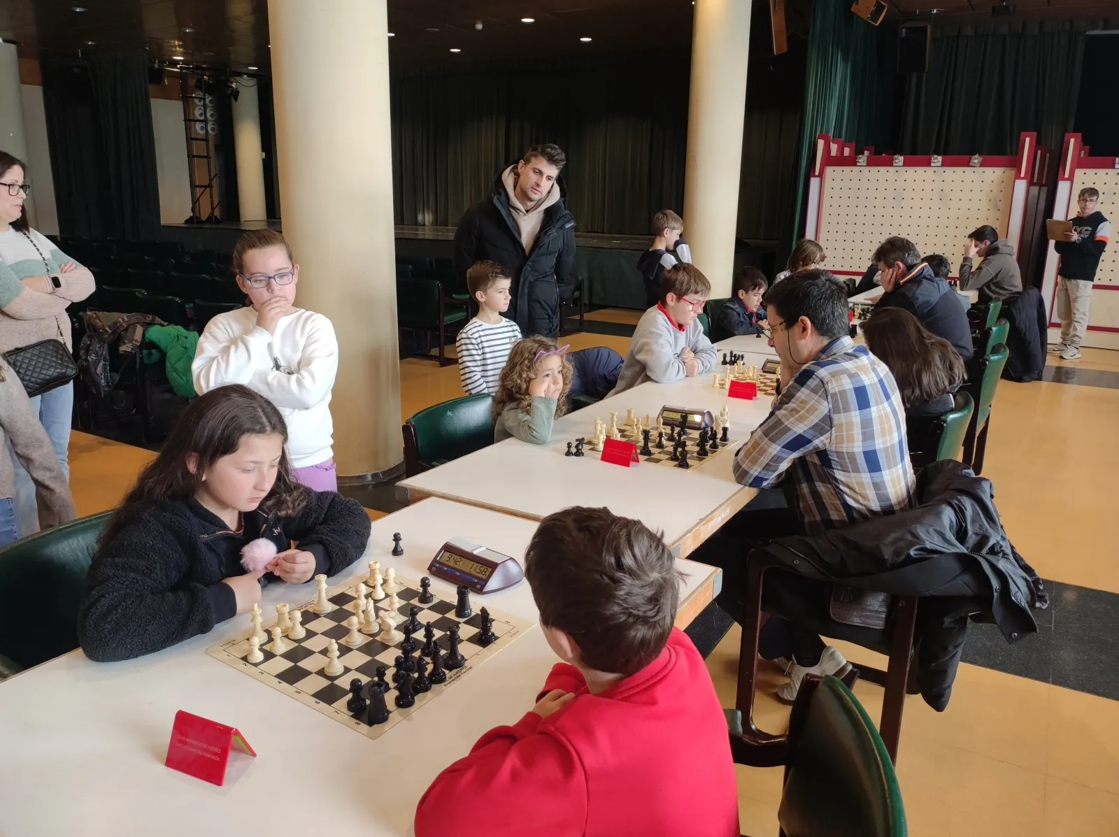 Foto 2 - El Torneo de ajedrez de &Oacute;lvega re&uacute;ne a 48 jugadores con victoria para &Aacute;lvaro Garc&iacute;a Lafuente