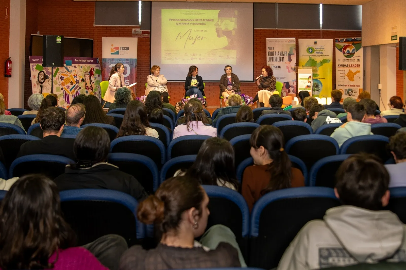 Distintas imágenes de las actividades y participantes en la jornada de la Red PAME. | B. Almazán