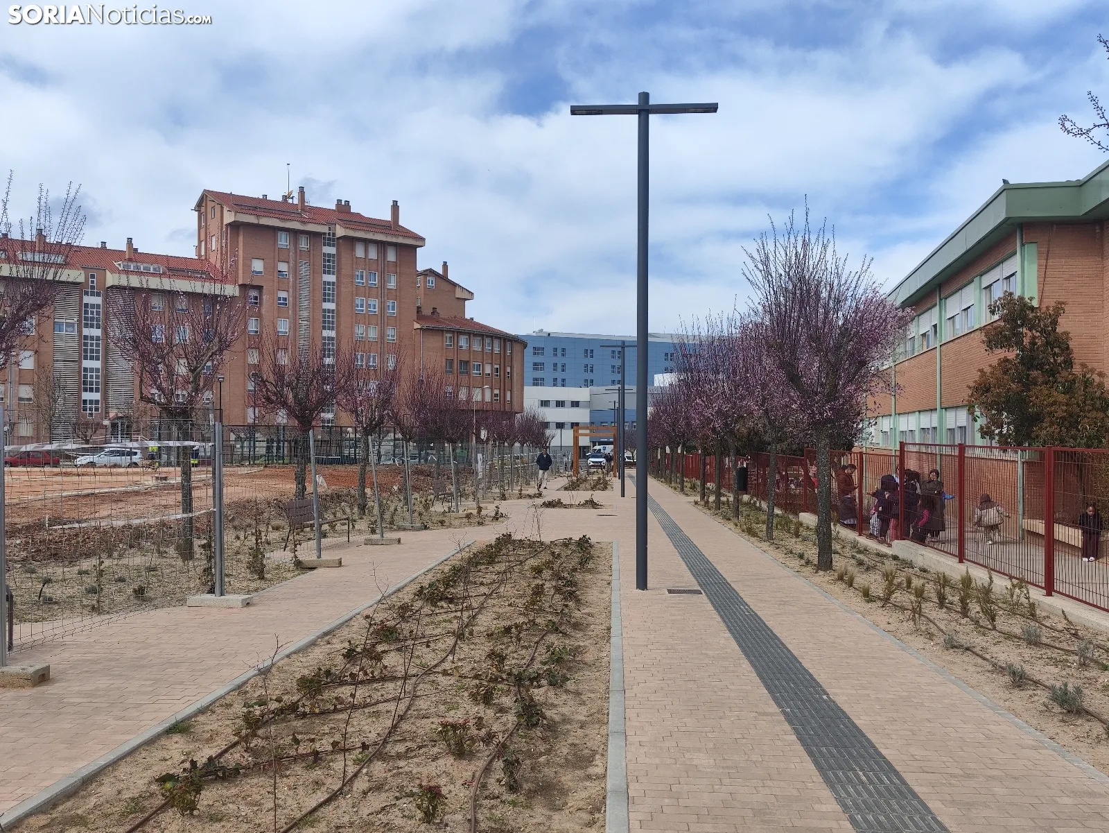 Foto 8 - El nuevo entorno del Fuente del Rey va tomando forma: Menos coches, m&aacute;s verde y canchas de tenis y p&aacute;del cubiertas