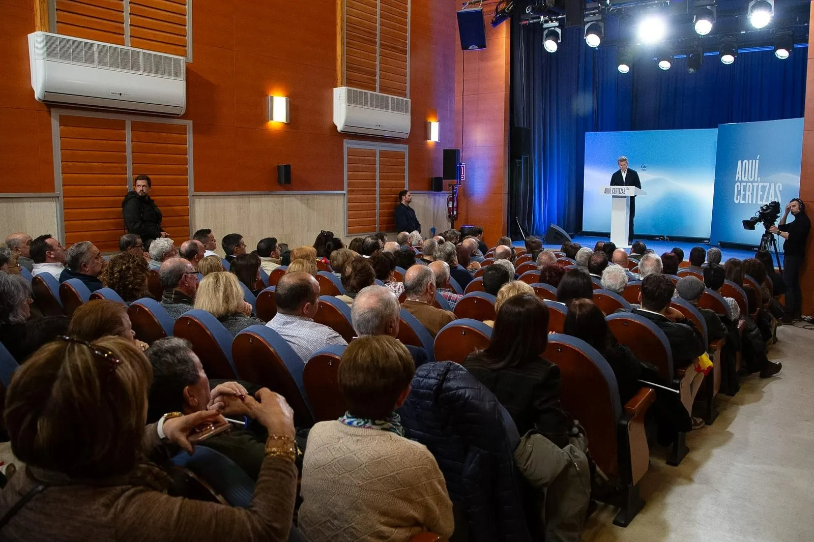 Estampas de la visita de Feijóo a El Burgo de Osma. | María Ferrer