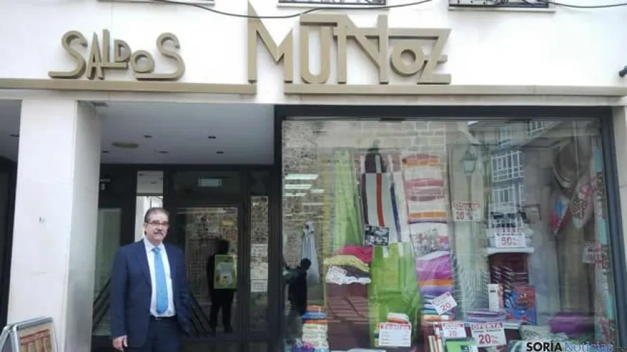 Foto 2 - Los empresarios sorianos premian a Samuel Moreno por su "capacidad de liderazgo" y a Saldos Mu&ntilde;oz, "referente del comercio"