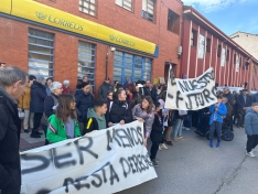 Foto 3 - Arcos de Jal&oacute;n sale a la calle: "Una hora no es servicio, es abandono"
