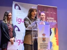 Foto 4 - La Diputaci&oacute;n re&uacute;ne a cien mujeres por el 8M en San Esteban