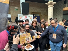 Foto 3 - El Bar El Volante de &Oacute;lvega gana el Mejor Torrezno del Mundo