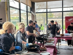Foto 5 - El Bar El Volante de &Oacute;lvega gana el Mejor Torrezno del Mundo