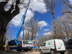 Retirada de la pasarela sobre el río Duero.