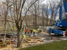 Retirada de la pasarela sobre el río Duero.