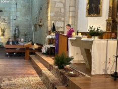 Foto 6 - 50 a&ntilde;os vistiendo a la Virgen: &ldquo;La sientes y puedes hablar de t&uacute; a t&uacute; con ella&rdquo;