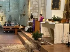 Foto 6 - 50 a&ntilde;os vistiendo a la Virgen: &ldquo;La sientes y puedes hablar de t&uacute; a t&uacute; con ella&rdquo;