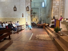 Foto 4 - 50 a&ntilde;os vistiendo a la Virgen: &ldquo;La sientes y puedes hablar de t&uacute; a t&uacute; con ella&rdquo;