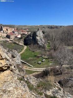 Foto 3 - Este pueblo de Soria tiene una cueva, &iquest;abierta a huevazos?