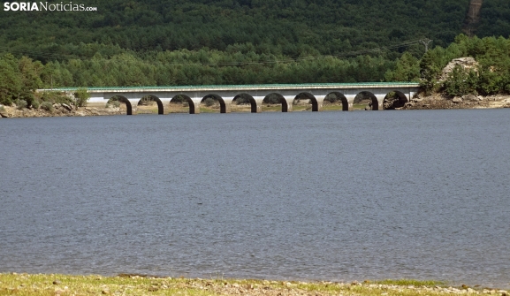 El embalse gana agua sin lluvia pero sigue por debajo del nivel de 2023