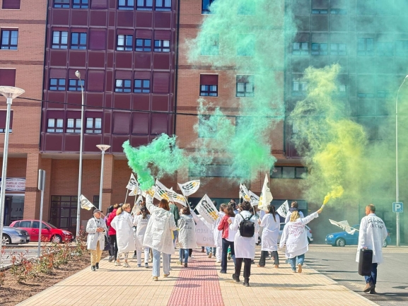 La Junta responsabiliza al Gobierno de la huelga médica mientras los médicos mantienen el pulso y Soria acusa el impacto