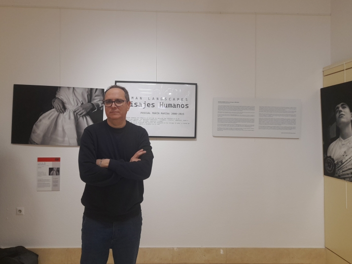 Pascual Mar&iacute;n expone las tradiciones de Almaz&aacute;n y Espej&oacute;n en Aranda