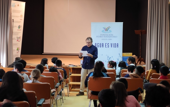 Fundaci&oacute;n Pedro Navalpotro reparte su cuento en Soria