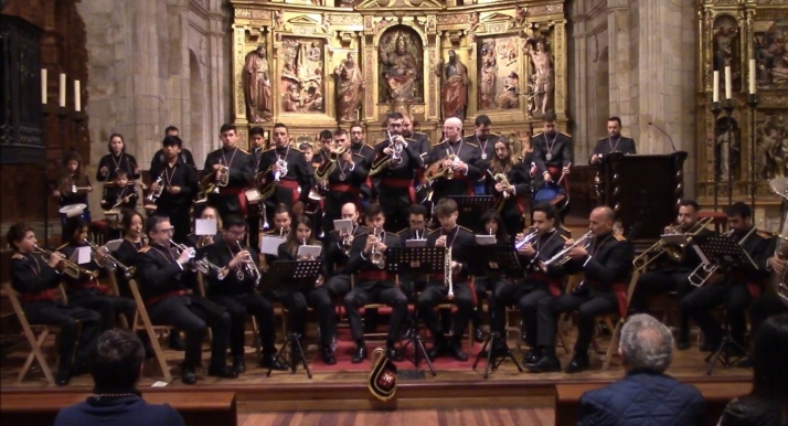 La concatedral de San Pedro acoge la octava edición del recital benéfico de Las Caídas