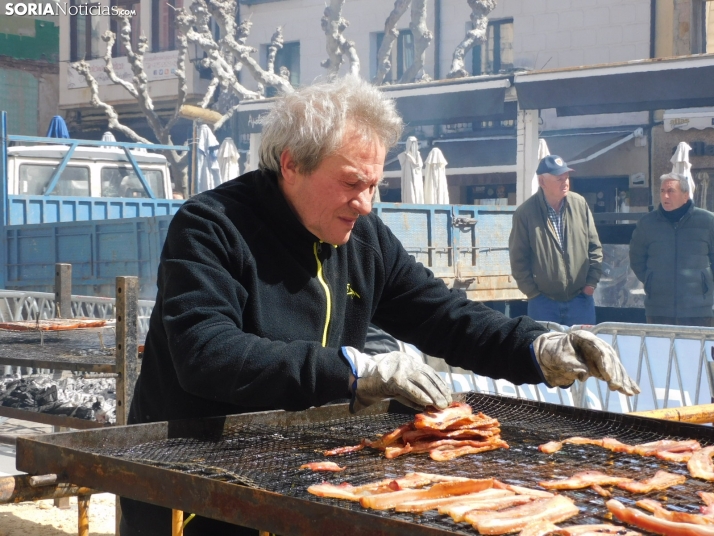 Operación Bocadillo de Manos Unidas en la Plaza Herradores