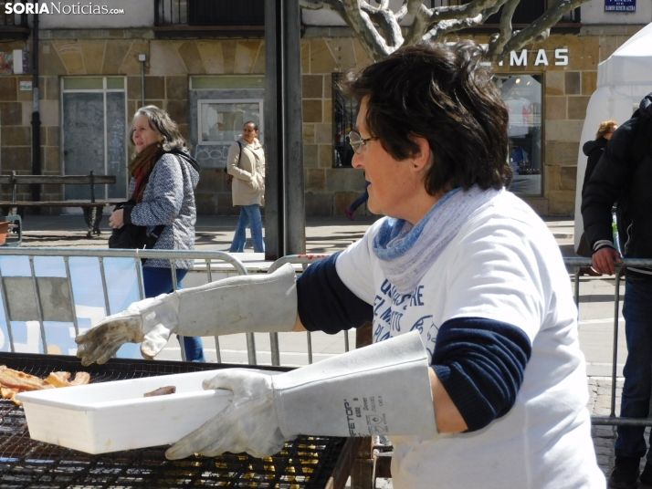 Operación Bocadillo de Manos Unidas en la Plaza Herradores