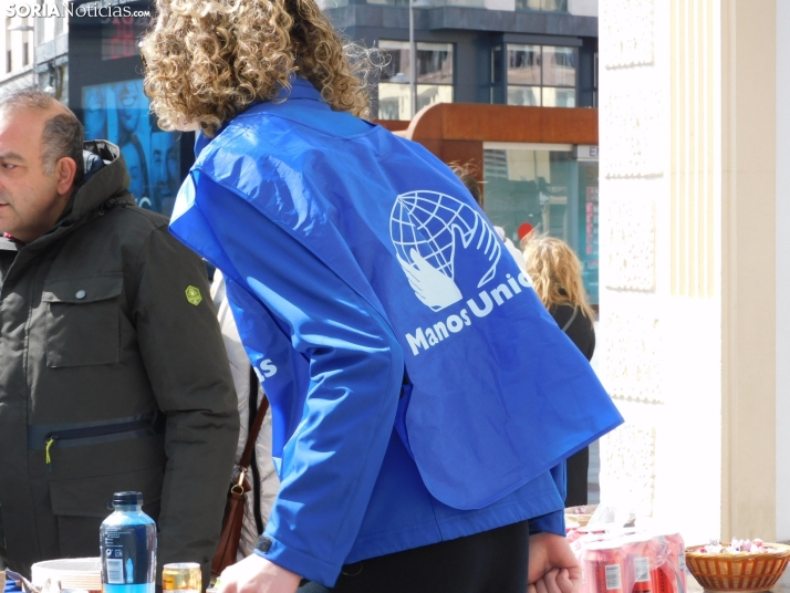 Operación Bocadillo de Manos Unidas en la Plaza Herradores