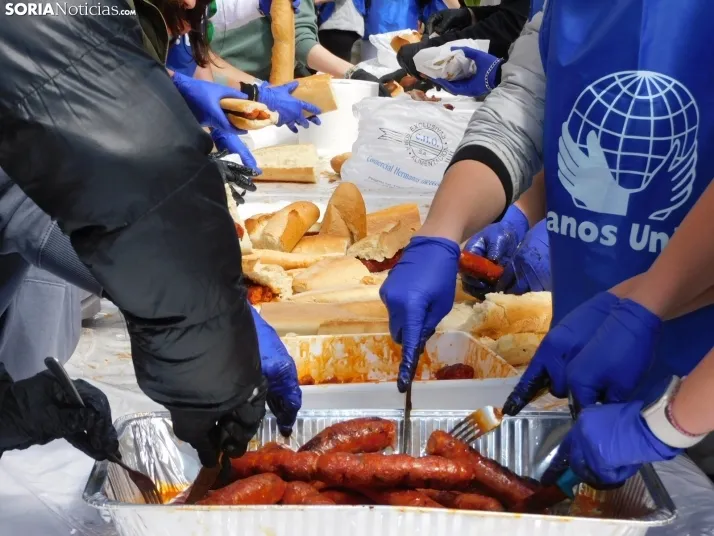 Operación Bocadillo de Manos Unidas en la Plaza Herradores