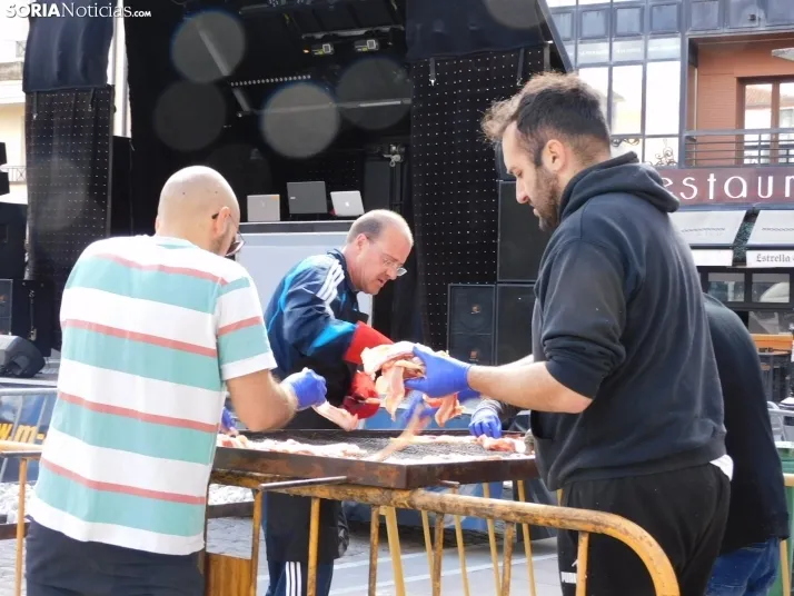 Operación Bocadillo de Manos Unidas en la Plaza Herradores
