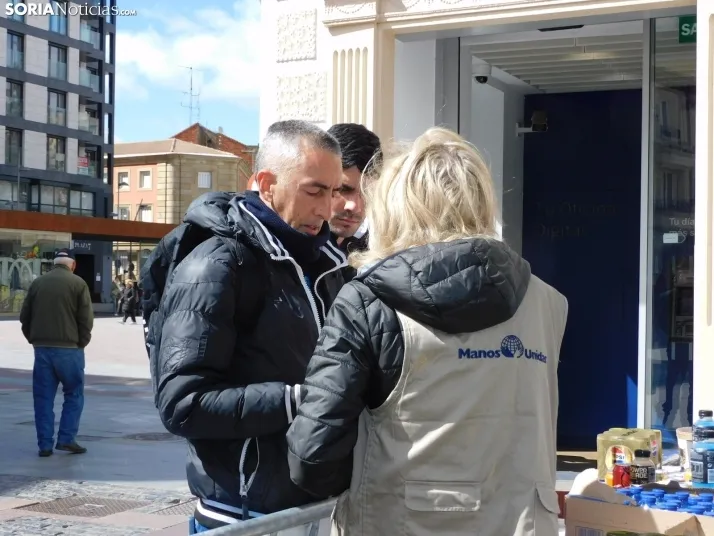 Operación Bocadillo de Manos Unidas en la Plaza Herradores