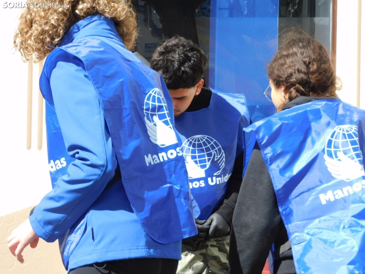 Operación Bocadillo de Manos Unidas en la Plaza Herradores
