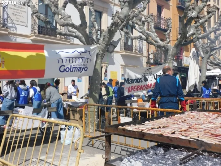Operación Bocadillo de Manos Unidas en la Plaza Herradores