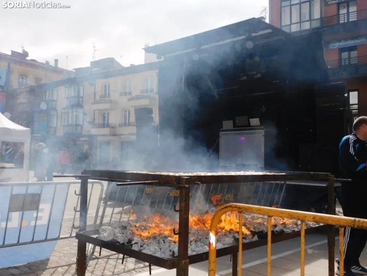 Operación Bocadillo de Manos Unidas en la Plaza Herradores