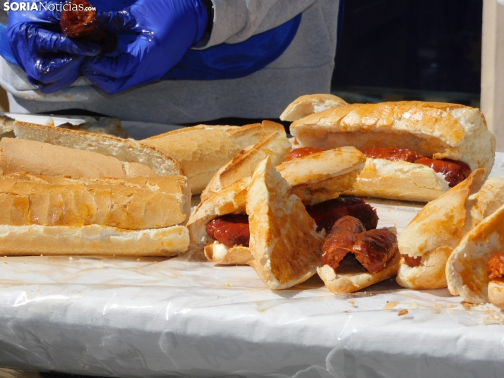 Operación Bocadillo de Manos Unidas en la Plaza Herradores