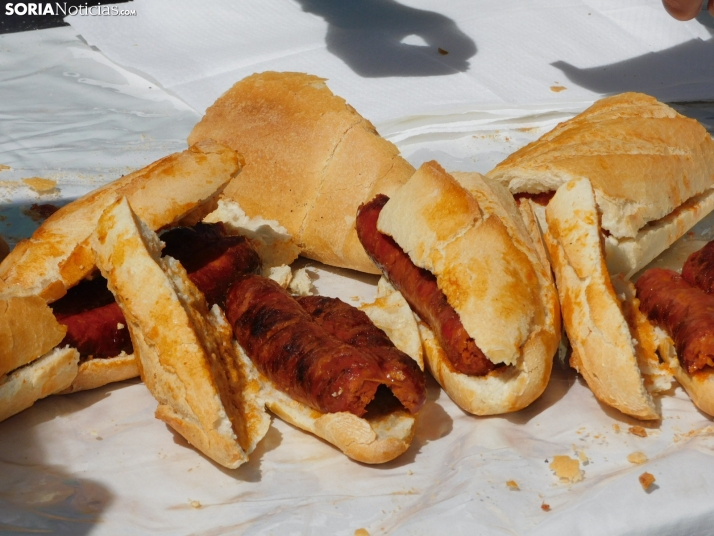 Operación Bocadillo de Manos Unidas en la Plaza Herradores