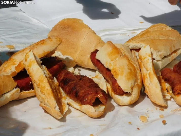Operación Bocadillo de Manos Unidas en la Plaza Herradores