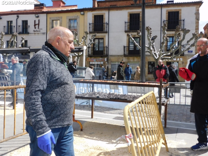 Operación Bocadillo de Manos Unidas en la Plaza Herradores