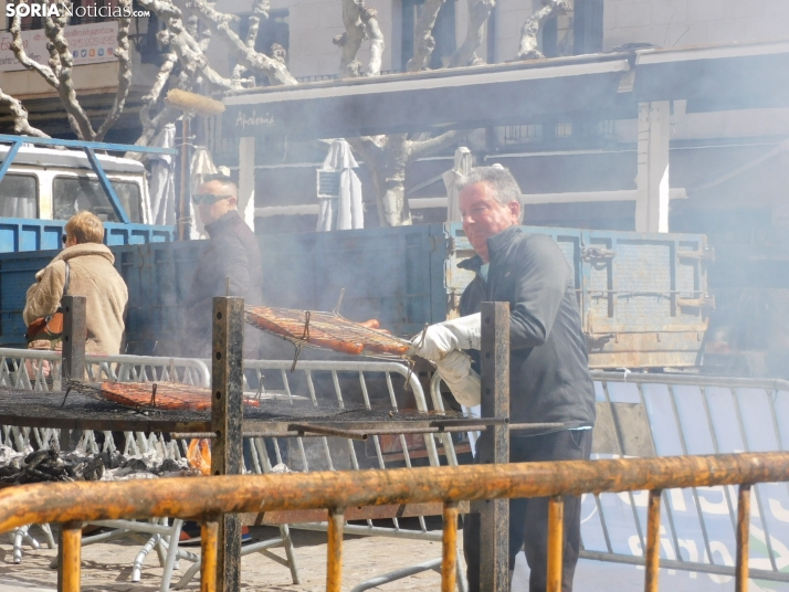 Operación Bocadillo de Manos Unidas en la Plaza Herradores