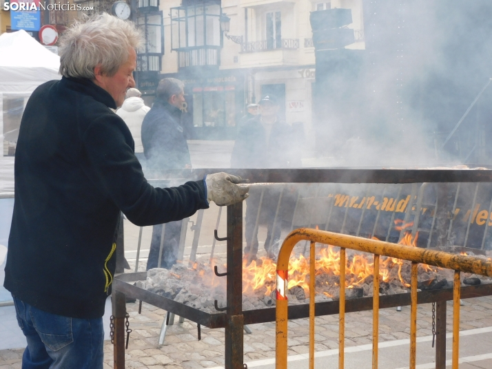 Operación Bocadillo de Manos Unidas en la Plaza Herradores