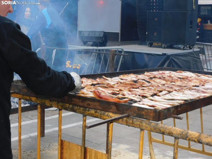 Operación Bocadillo de Manos Unidas en la Plaza Herradores
