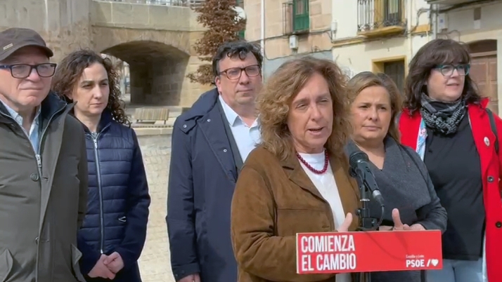 15M. El modelo vasco de conexiones centra el acto socialista