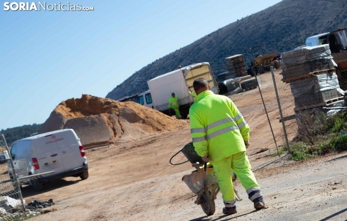 Electricistas, gruistas y especialistas en carpintería mecánica, oportunidades reales de empleo que no se cubren