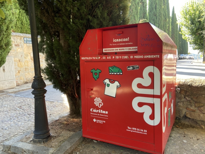Duruelo de la Sierra recoge casi 3 toneladas de ropa para ‘Granito de Tela’