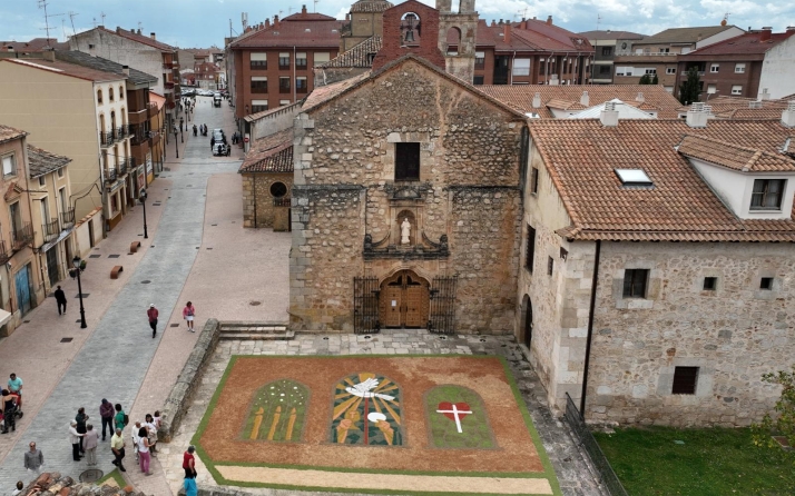 La iglesia parroquial de San Esteban renovará el tejado de su altar mayor