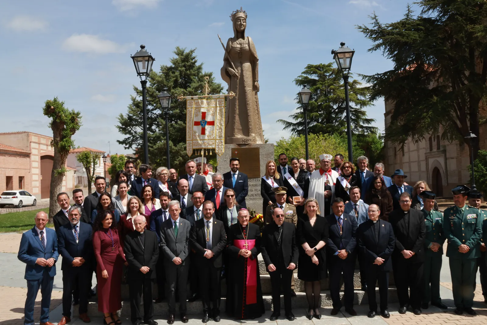 Madrigal de las Altas Torres se vuelca en el homenaje a Isabel la Católica con presencia autonómica