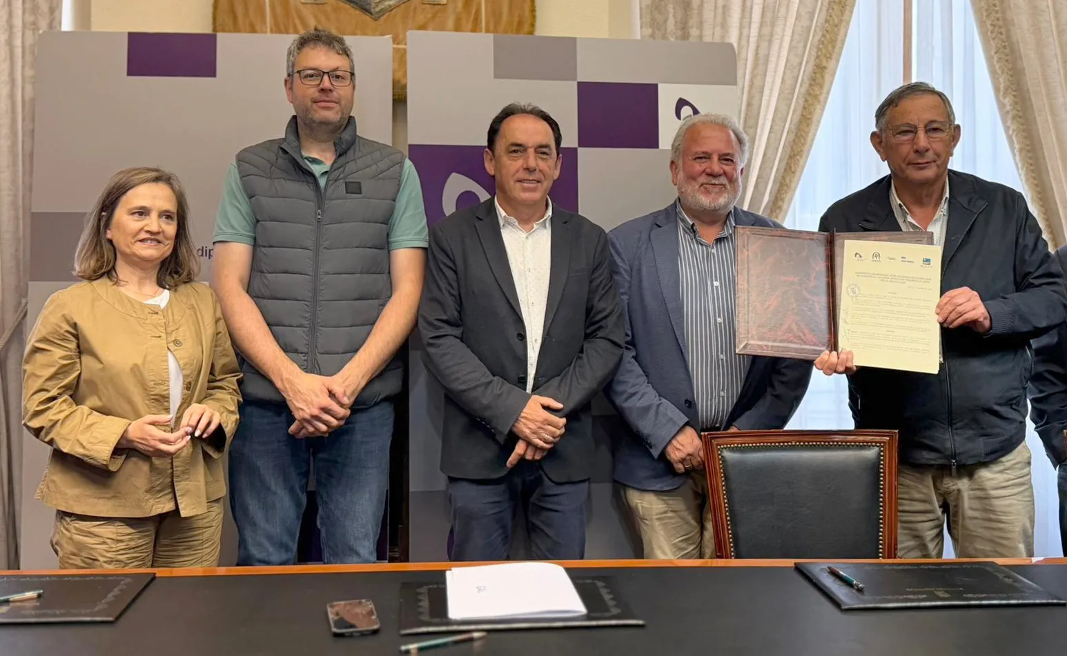 El impulso al desarrollo rural suma 60.000 euros con la renovación de los convenios de los GAL